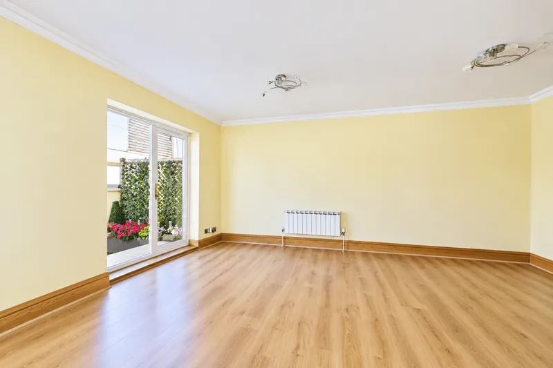 Four Bedroom Town House with Private Beach Access — photograph 9