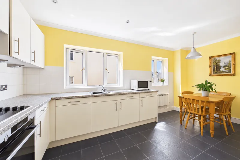 Four Bedroom Town House with Private Beach Access — photograph 5