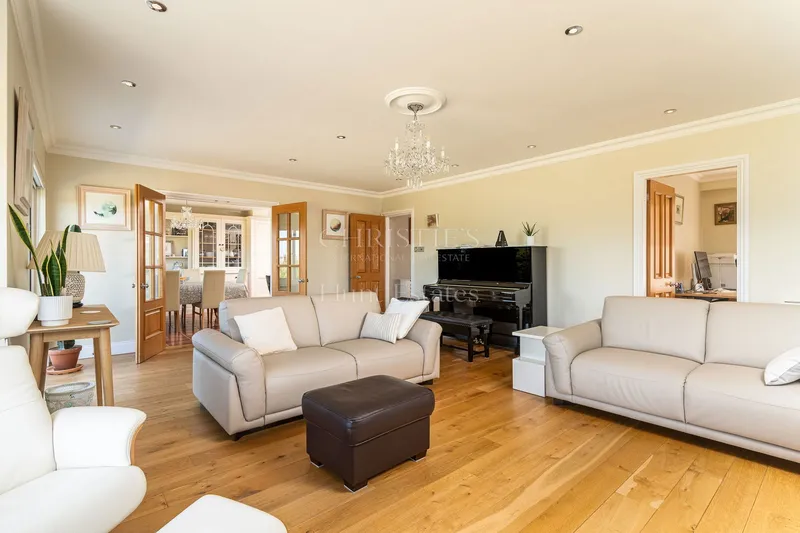 Impressive Detached House With Stunning Rural Views And Four Car Garaging — photograph 10