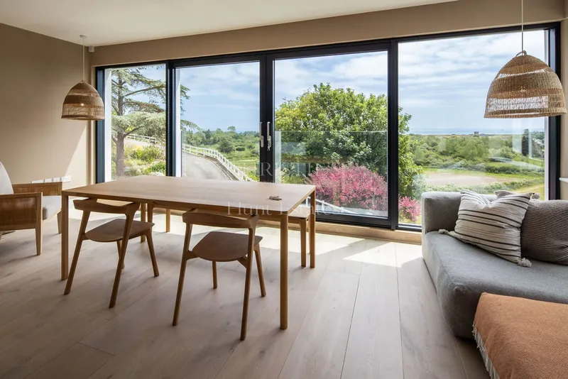 STYLISH HOME WITH COUNTRY & SEA VIEWS — photograph 7