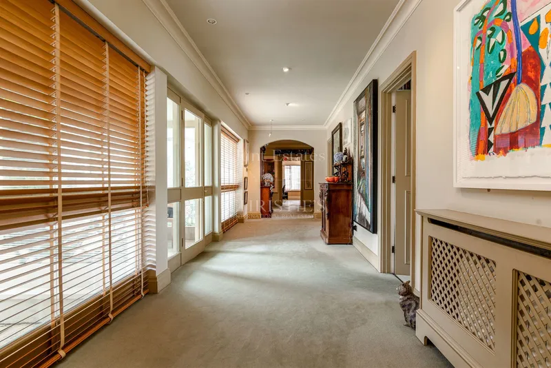 Detached Bungalow Offering Space And Privacy Within An Extensive Plot — photograph 9