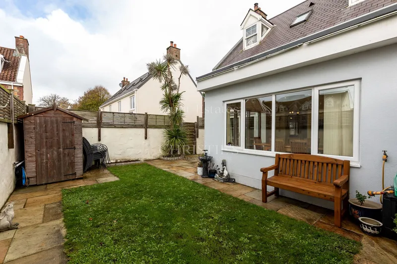 Generously Sized Five Bedroom Family Home — photograph 2