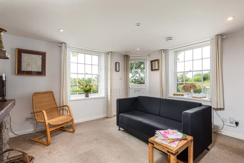 Idyllic Two Bedroom Cottage With Sea Views — photograph 9