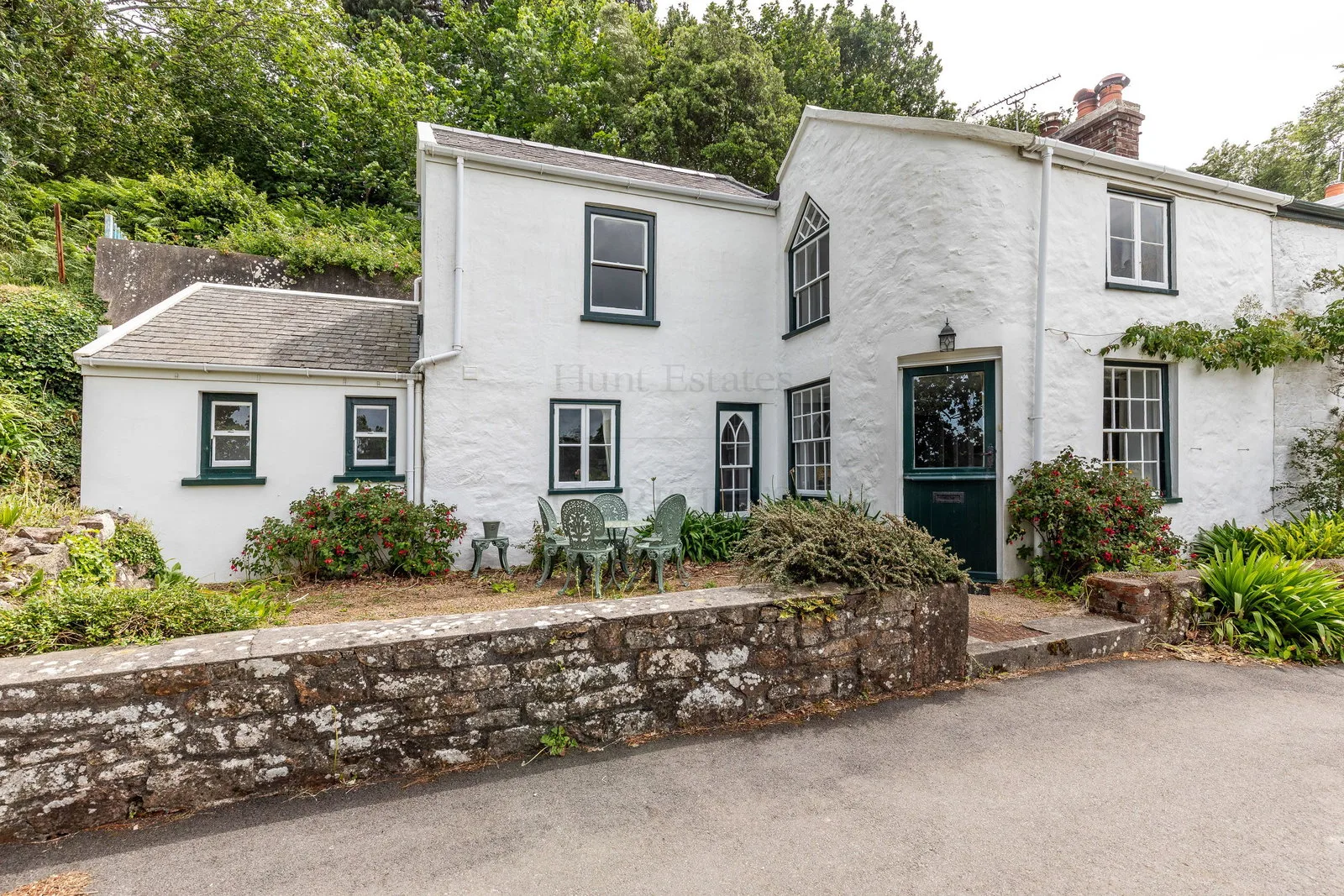 Idyllic Two Bedroom Cottage With Sea Views — main photograph