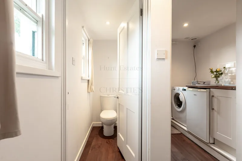 Idyllic Two Bedroom Cottage With Sea Views — photograph 8