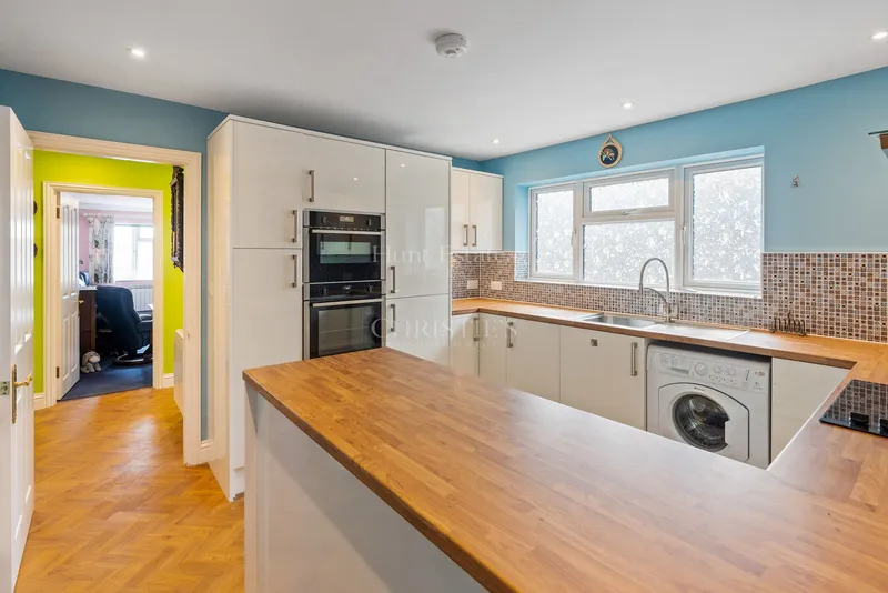 Opportunity For One or Two Properties On Large Site — photograph 6