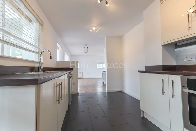 Detached home close to Le Moye Golf Course — photograph 5