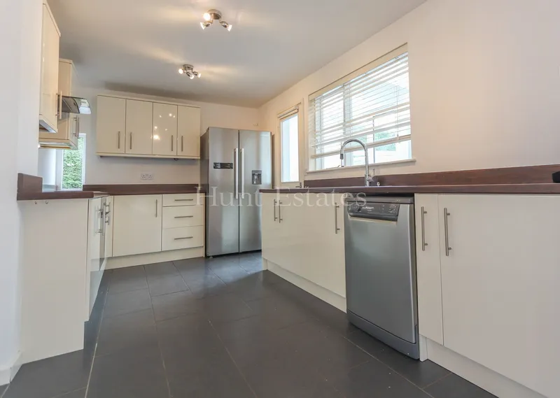Detached home close to Le Moye Golf Course — photograph 4