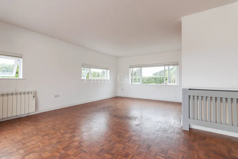 Detached home close to Le Moye Golf Course — photograph 6