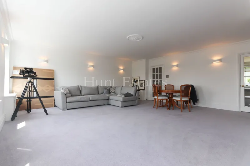 Spacious Apartment In Luxurious Development In St. Brelade’s Bay — photograph 8