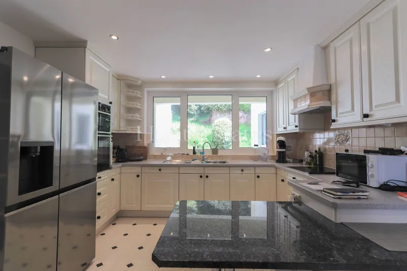 Spacious Apartment In Luxurious Development In St. Brelade’s Bay — photograph 5