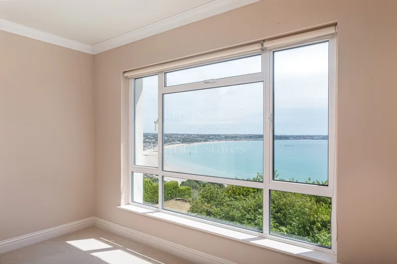 Stunning Views Overlooking The Bay — photograph 10