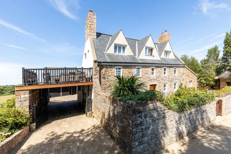 Beautifully Restored Granite Farmhouse with Countryside Views — photograph 2