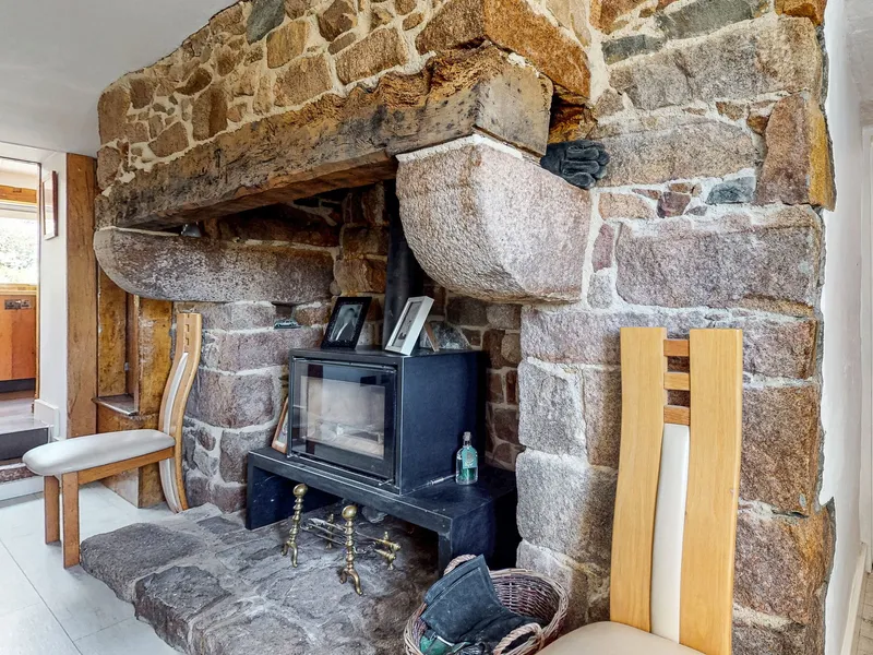 Beautifully Restored Granite Farmhouse with Countryside Views — photograph 7
