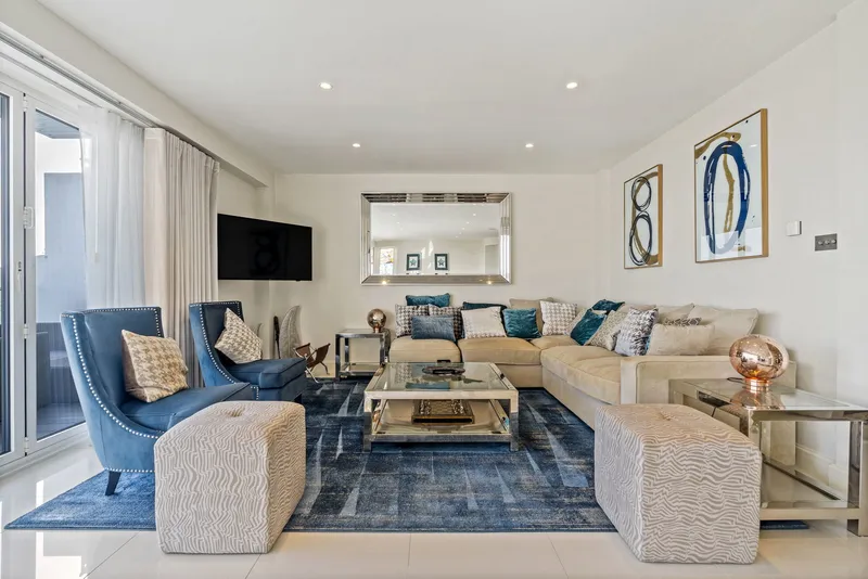 A Stunning Fully Furnished Executive Home with Spectacular Views In St Aubin — photograph 5