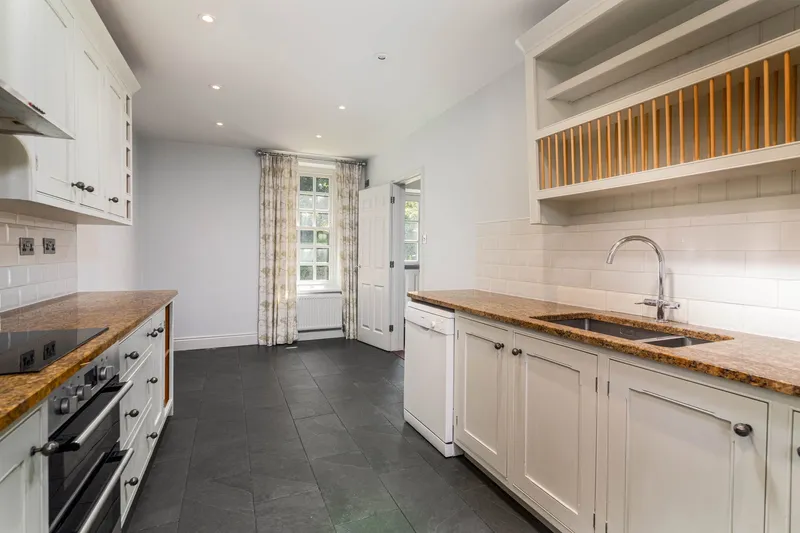 Three Bedroom, Two Bathroom Granite Cottage In A Delightful Hamlet Setting — photograph 6