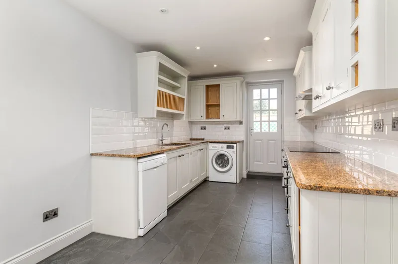 Three Bedroom, Two Bathroom Granite Cottage In A Delightful Hamlet Setting — photograph 5