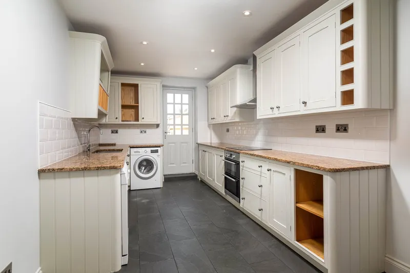 Three Bedroom, Two Bathroom Granite Cottage In A Delightful Hamlet Setting — photograph 4