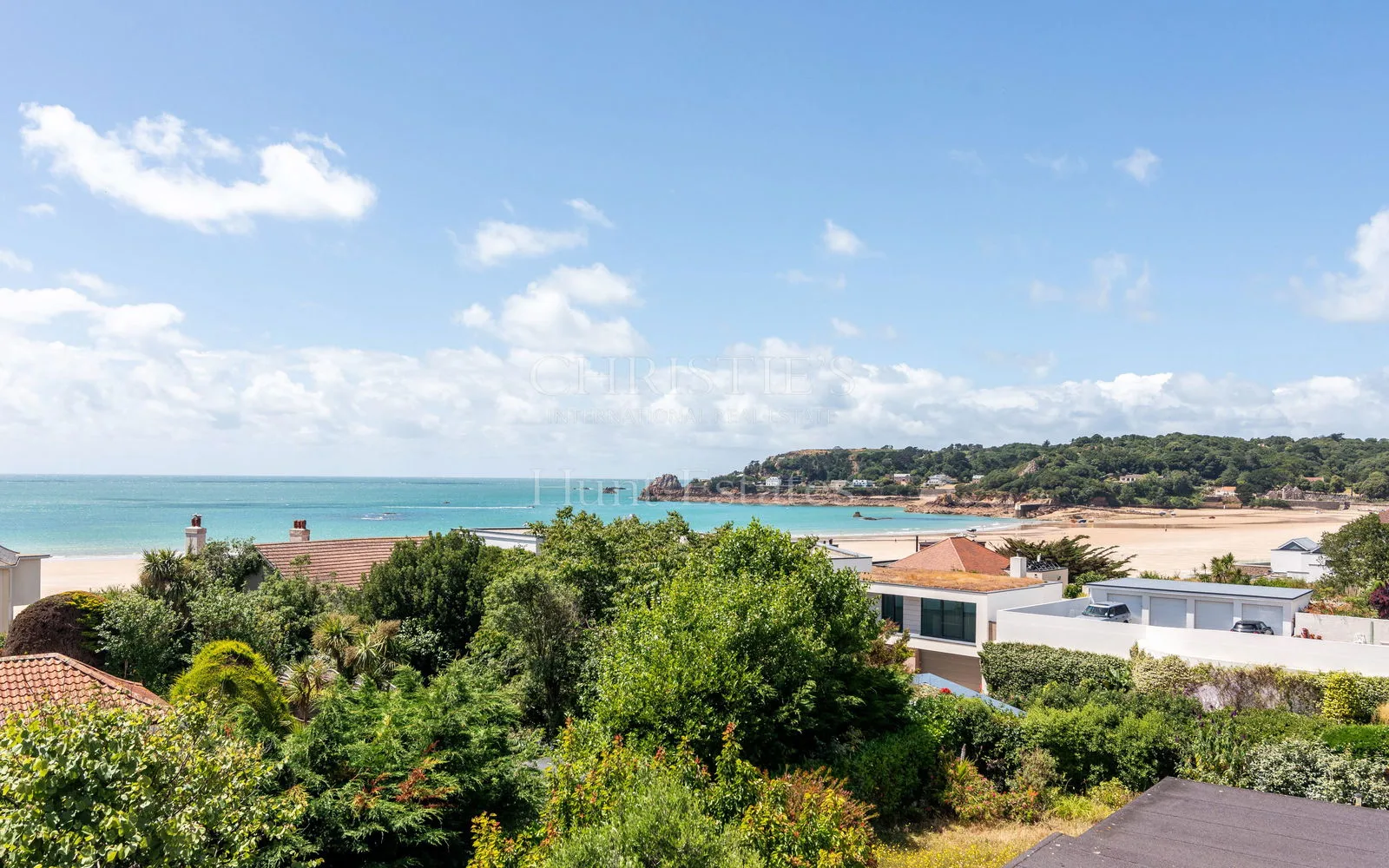 A modern detached six bedroom home in St. Brelade’s Bay — main photograph
