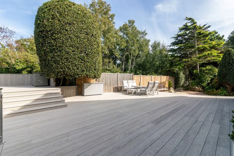 Immaculate Home In Prime Location With Direct Access To The Railway Walk — photograph 10