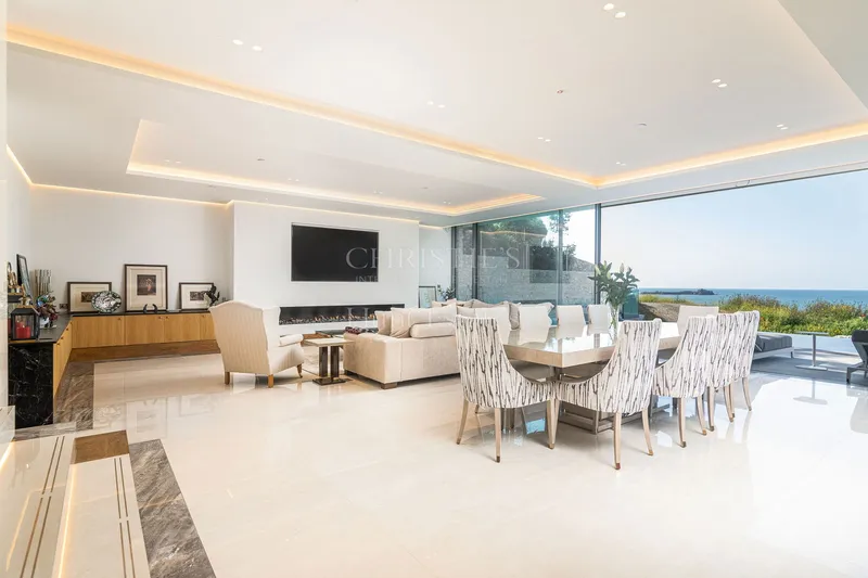 Luxurious New Home In Elevated Position Overlooking St Aubin’s Bay — photograph 10