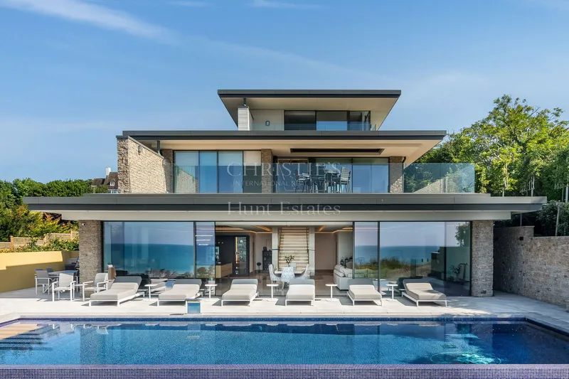 Luxurious New Home In Elevated Position Overlooking St Aubin’s Bay — photograph 2