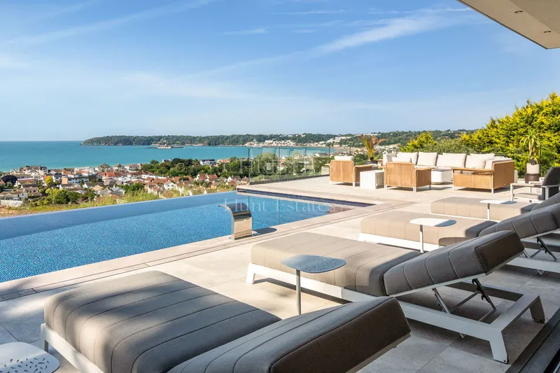 Luxurious New Home In Elevated Position Overlooking St Aubin’s Bay — photograph 3