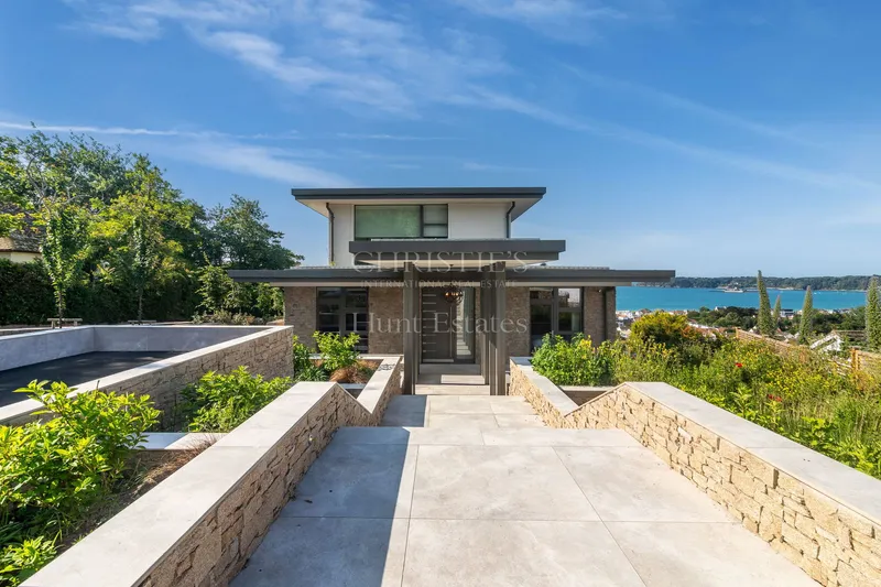 Luxurious New Home In Elevated Position Overlooking St Aubin’s Bay — main photograph