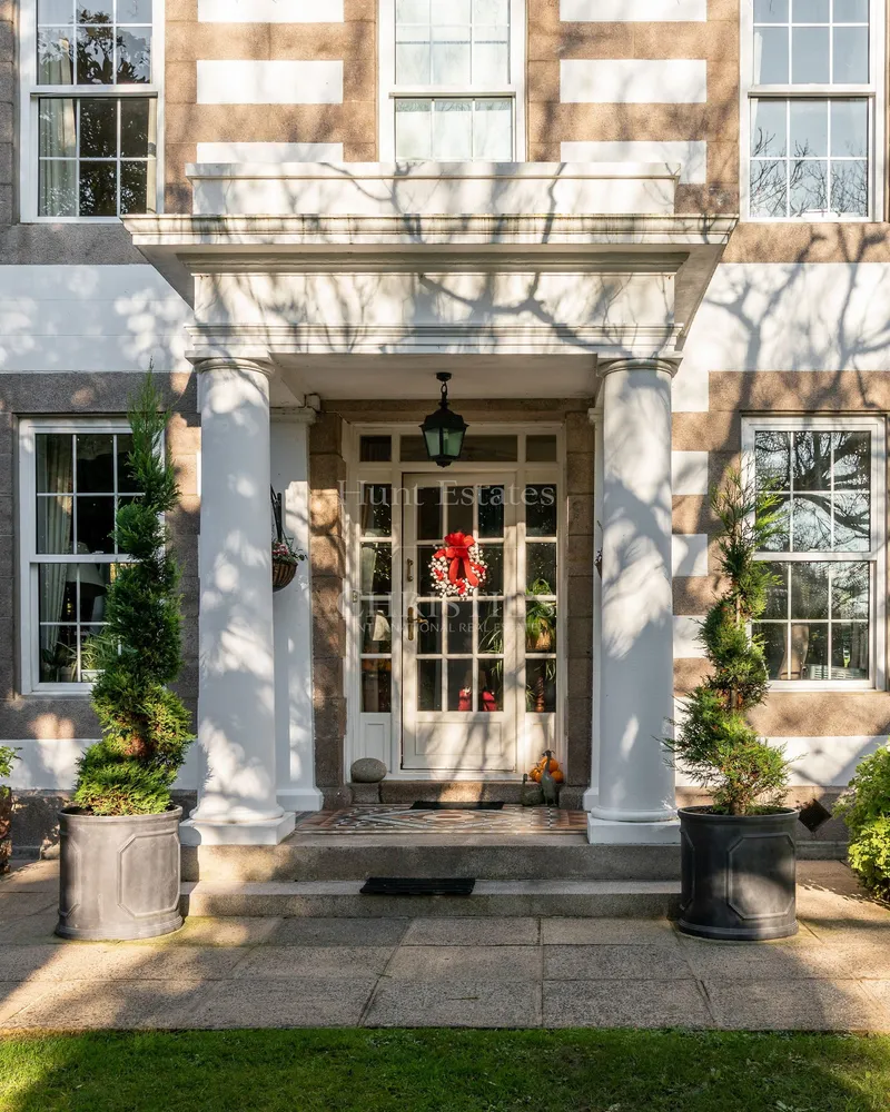 Beautiful Home Set in Picturesque Grounds — photograph 7