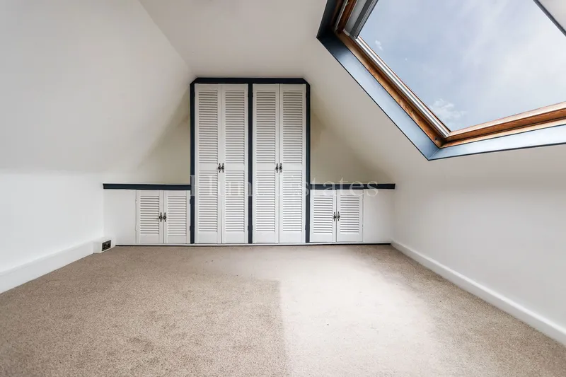 Two Bedroom Duplex Apartment — photograph 8