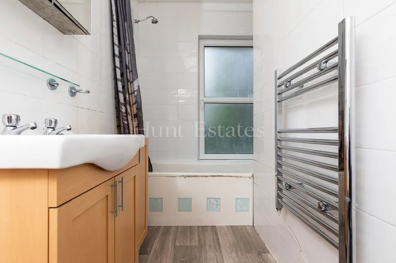 Two Bedroom Duplex Apartment — photograph 10