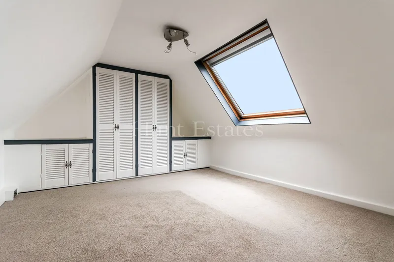 Two Bedroom Duplex Apartment — photograph 9