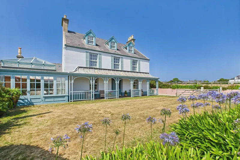 Uplands House — main photograph