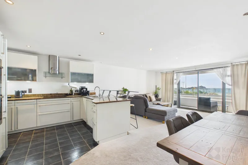 20 West Park Apartments, St Helier — photograph 4