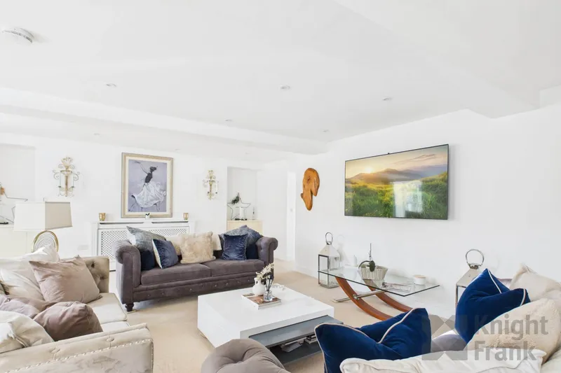 Langley House — photograph 8