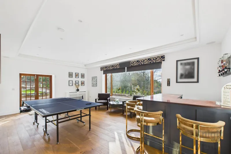 Langley House — photograph 7