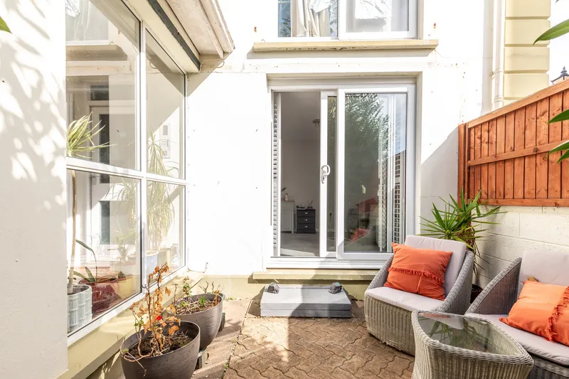 37 Midvale Road, Brighton Road — main photograph