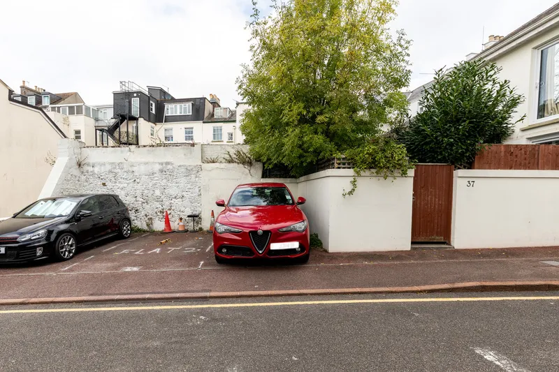 37 Midvale Road, Brighton Road — photograph 5