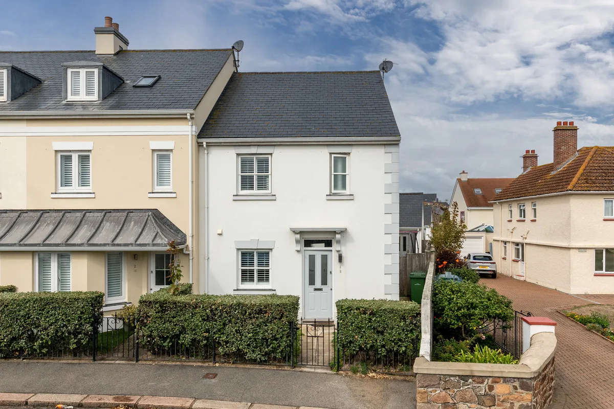 Plat Douet Road, St. Clement — main photograph