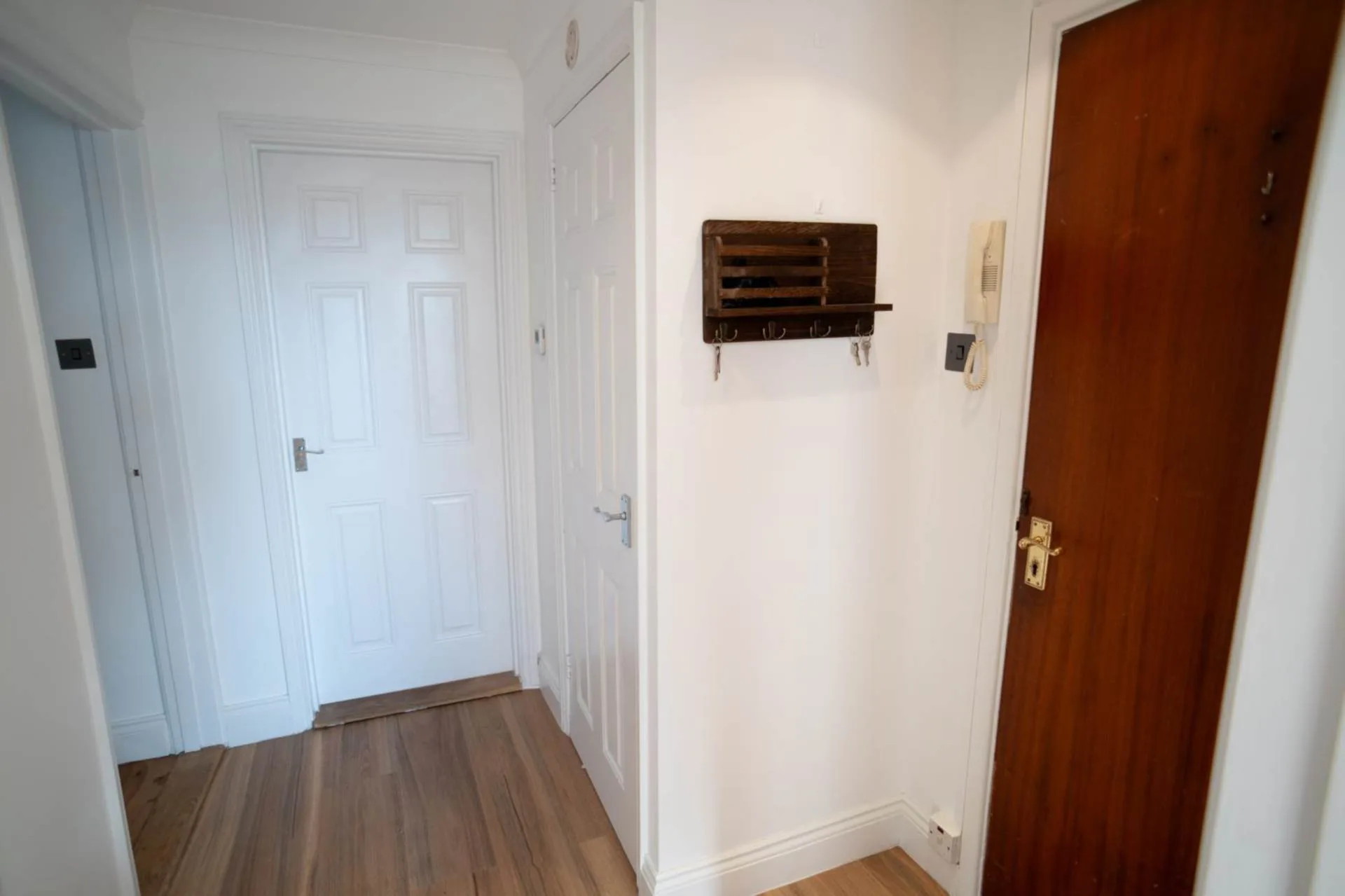 St Saviour rental available straight away — main photograph