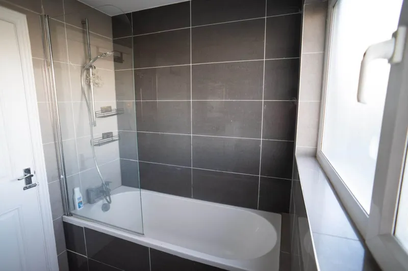 St Saviour rental available straight away — photograph 7