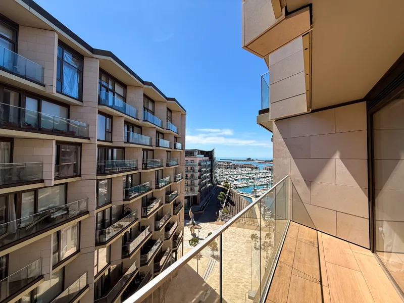 Horizon West — main photograph