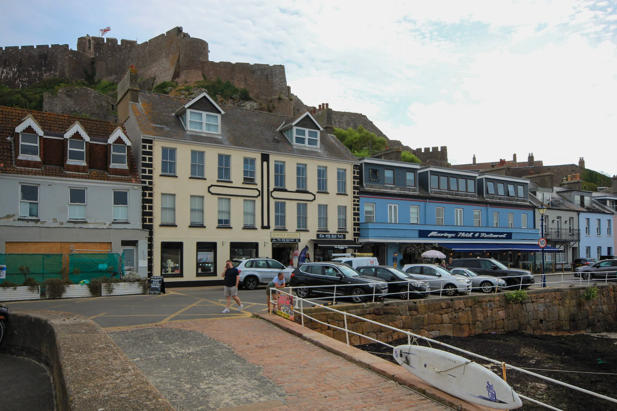 Nelson Court — photograph 1