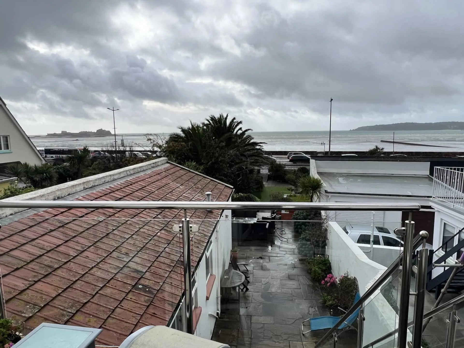 Yaralla Villas, La Grande Route De St Aubin — main photograph