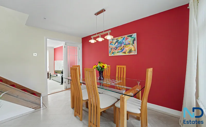 St Clement - Three Bedroom House with Garden, Garage & Parking — photograph 8