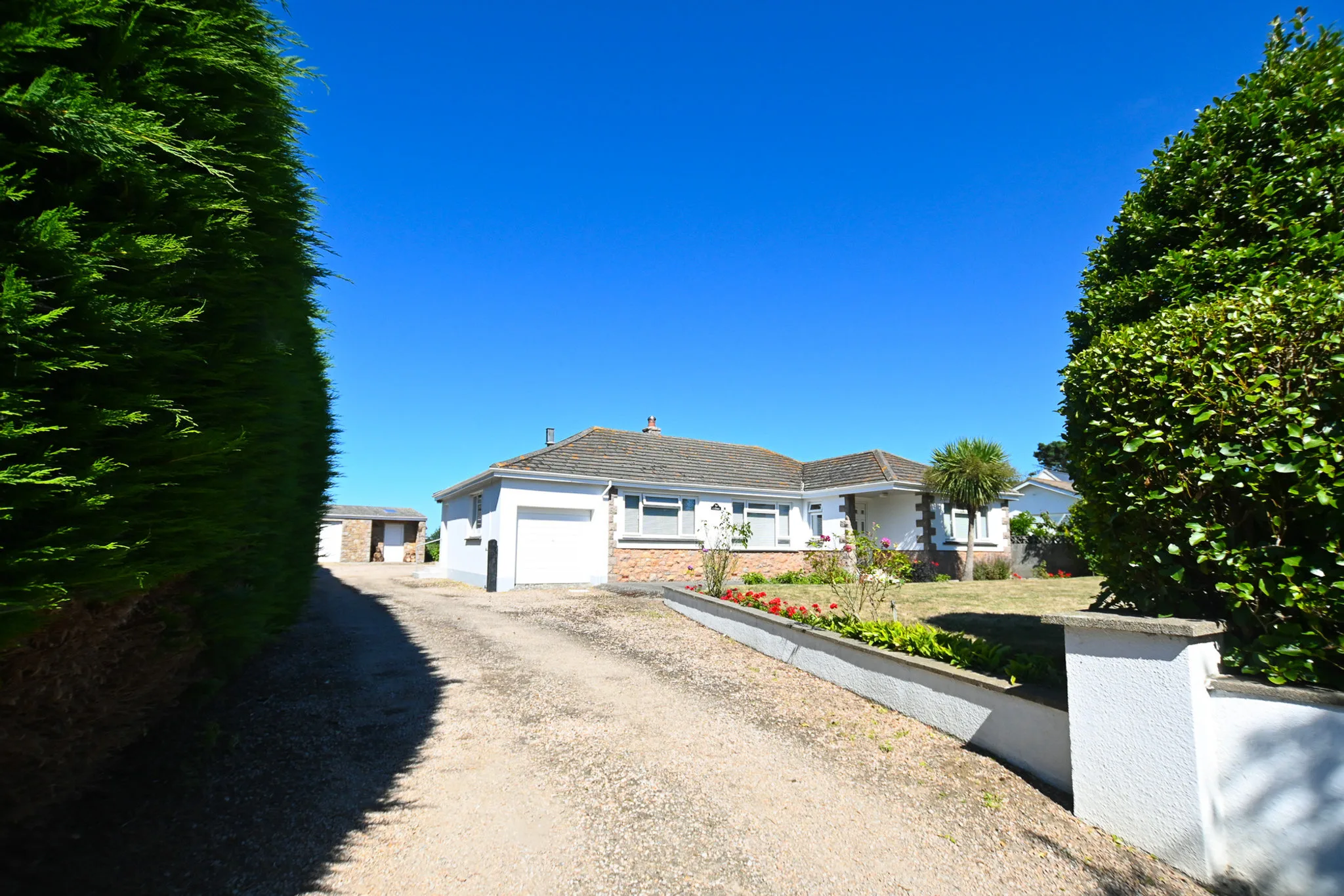 3 Bedroom Bungalow with Storage Facility, St Ouen — photograph 1
