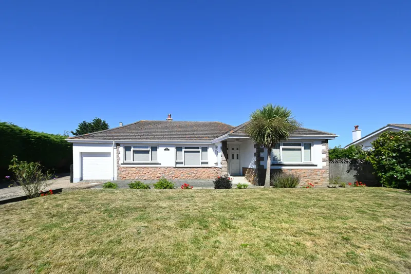 3 Bedroom Bungalow with Storage Facility, St Ouen — photograph 4