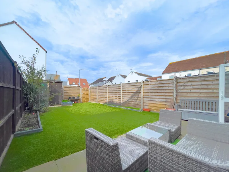 3 Bedroom House, St Clement — photograph 4
