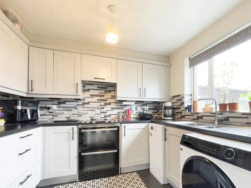 3 Bedroom House, St Clement — photograph 9