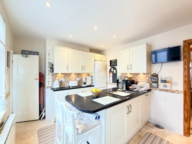 3 Bedroom House, St Clement — photograph 6